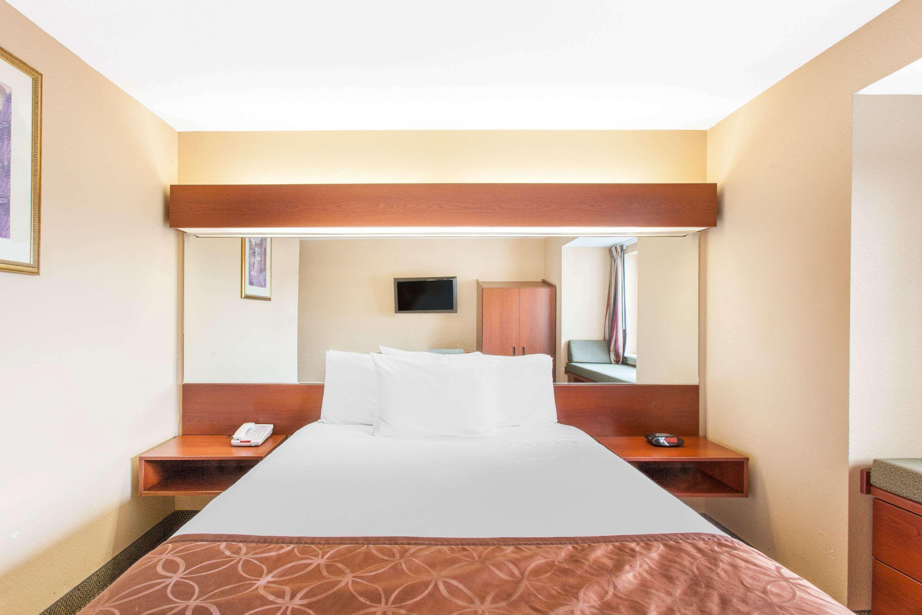 Microtel Inn By Wyndham Rogers Εξωτερικό φωτογραφία