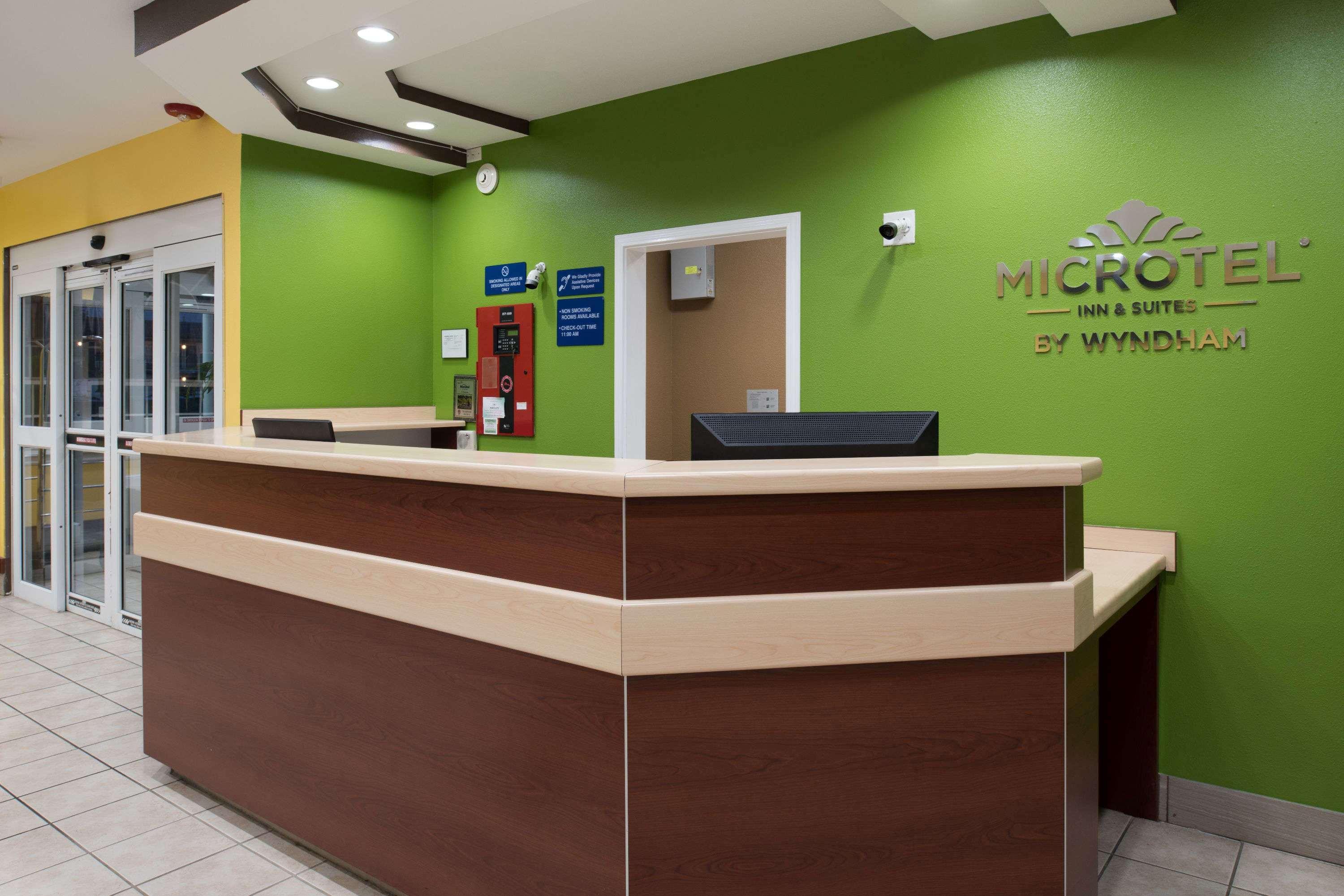 Microtel Inn By Wyndham Rogers Εξωτερικό φωτογραφία