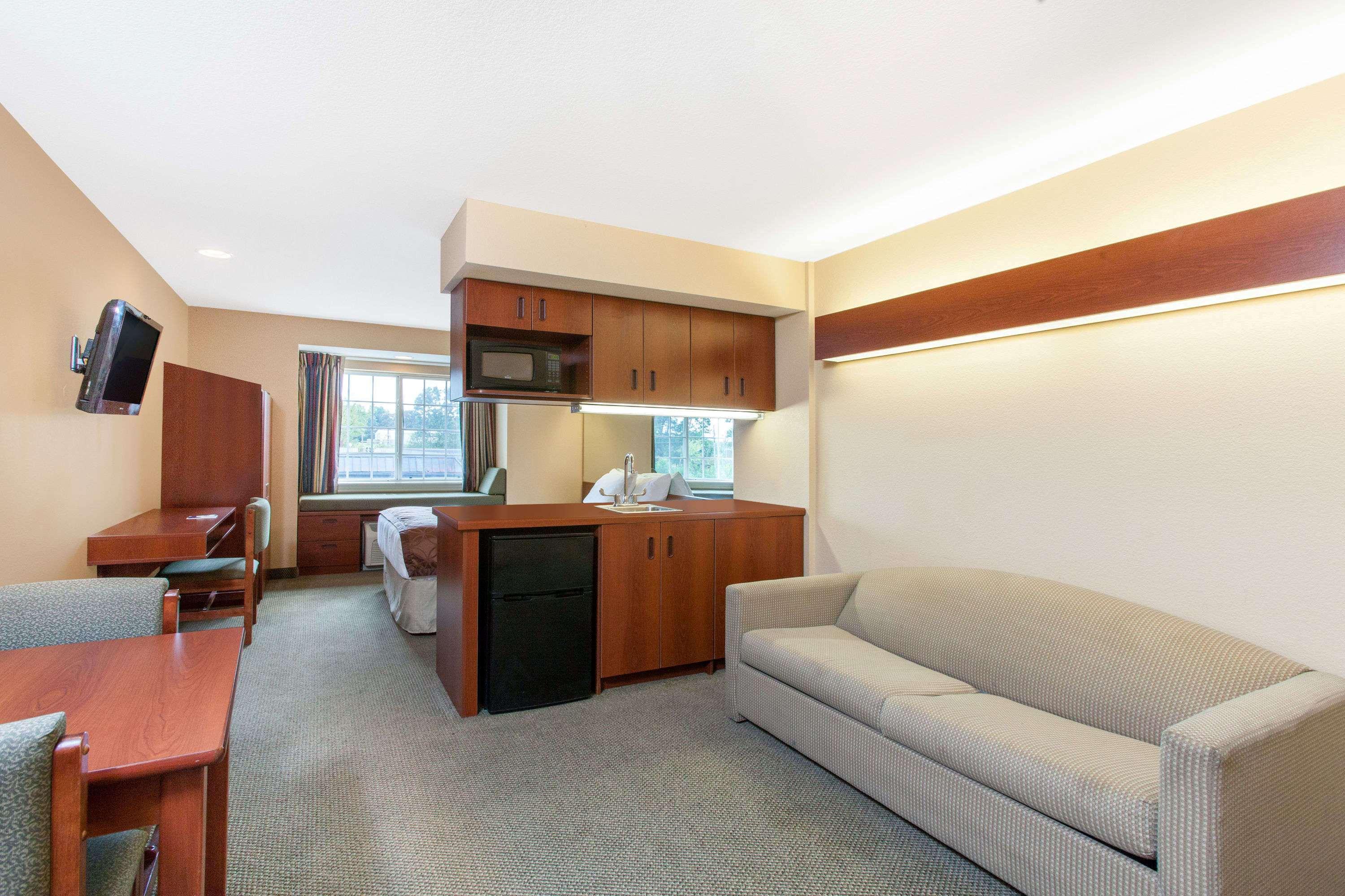 Microtel Inn By Wyndham Rogers Εξωτερικό φωτογραφία